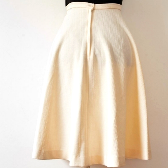 Cream Vintage skirt - Picture 2 of 4